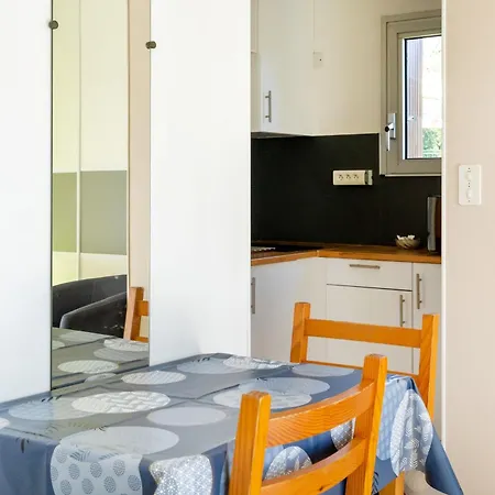 Apartment Les Mimosas - 04 Cazaubon