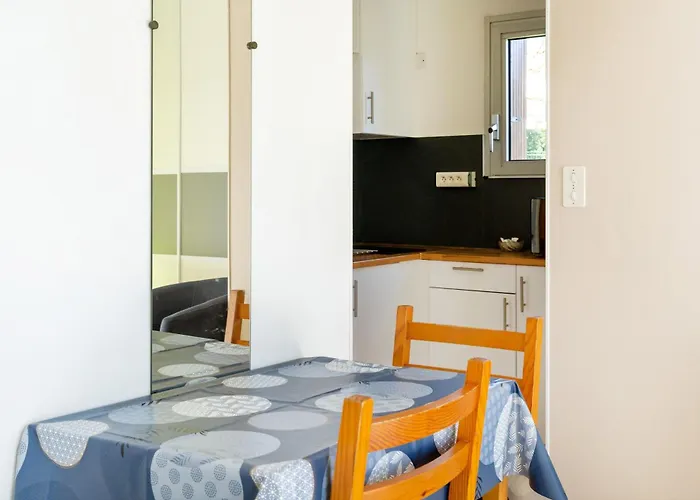 Apartment Les Mimosas - 04 Cazaubon